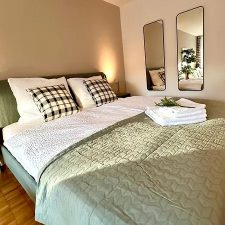 New With Sunny Terrace & Air Condition * Zurich