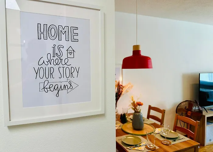 New With Sunny Terrace & Air Condition アパート *