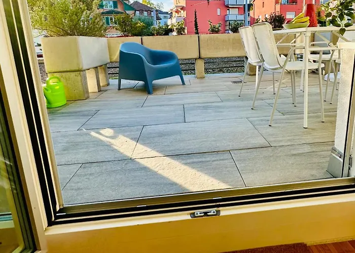 Апартаменти New With Sunny Terrace & Air Condition Цюрих