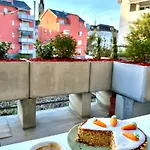 شقة New With Sunny Terrace & Air Condition