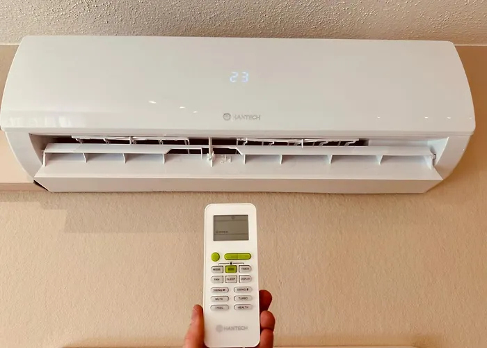 New With Sunny Terrace & Air Condition شقة